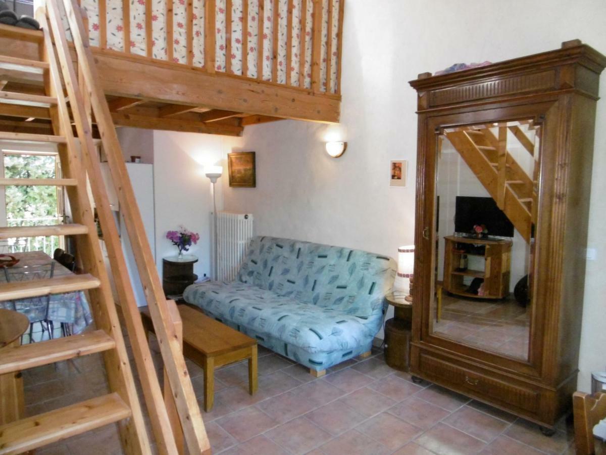 Le Val Leron Bed & Breakfast Valaurie Exterior photo