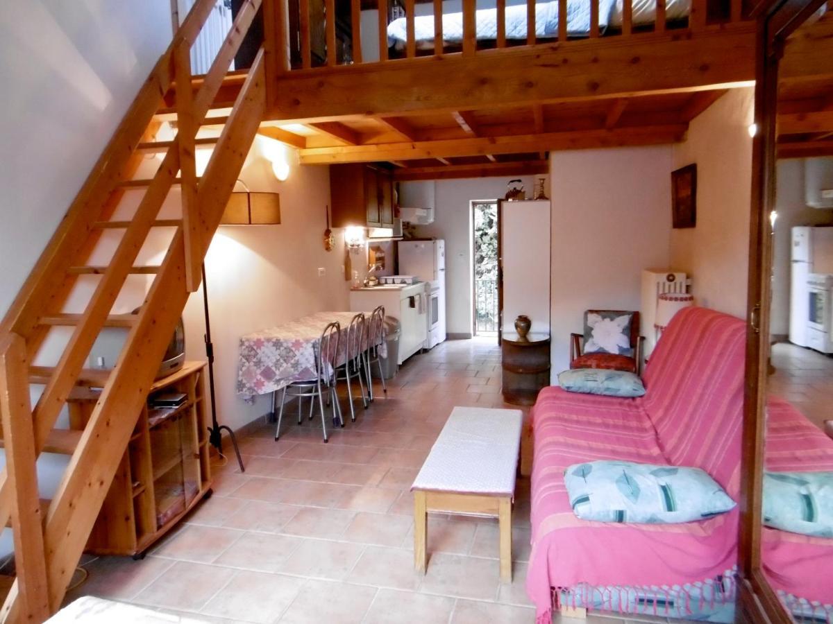Le Val Leron Bed & Breakfast Valaurie Exterior photo