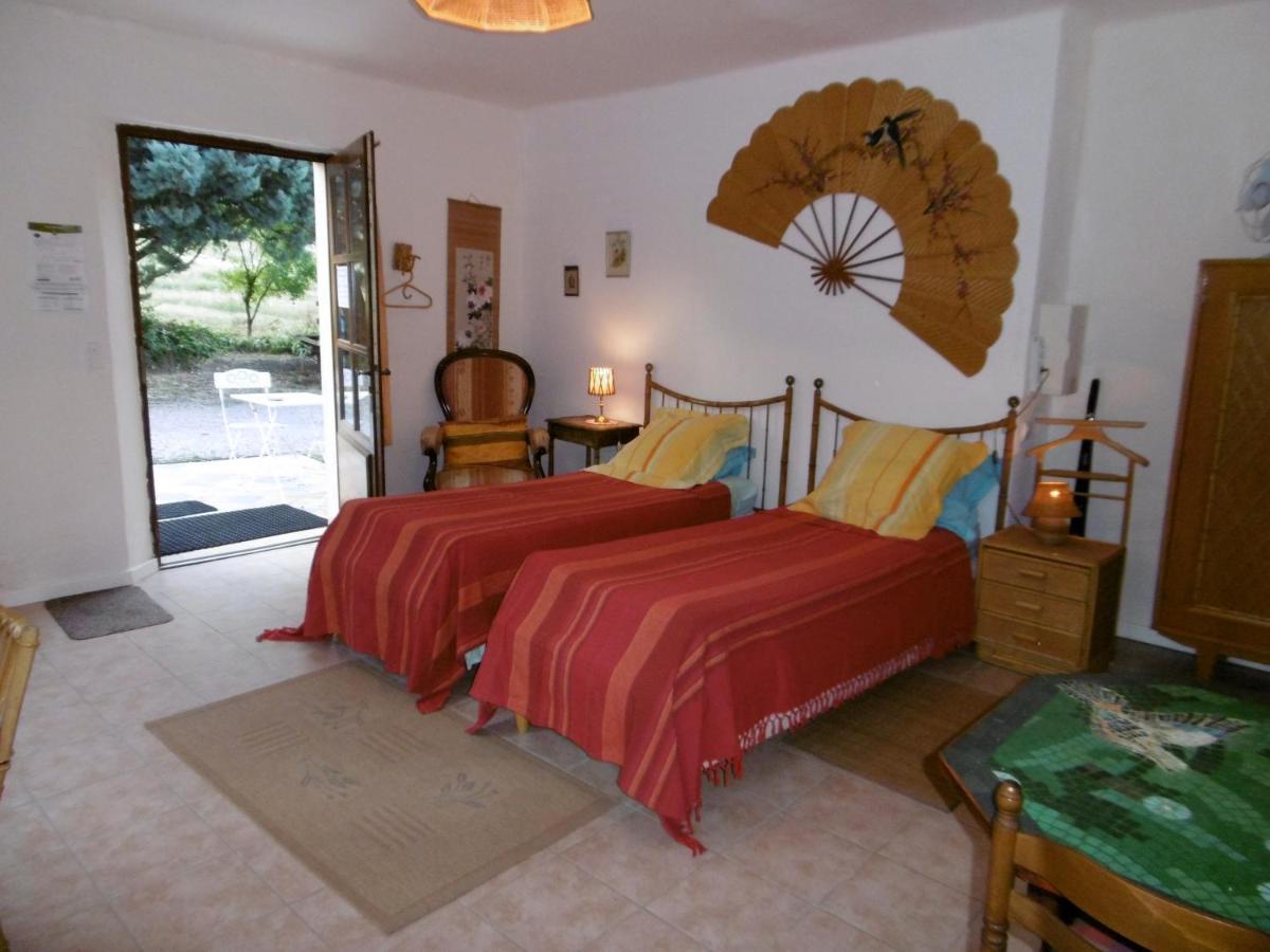 Le Val Leron Bed & Breakfast Valaurie Exterior photo