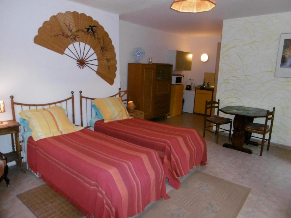 Le Val Leron Bed & Breakfast Valaurie Exterior photo