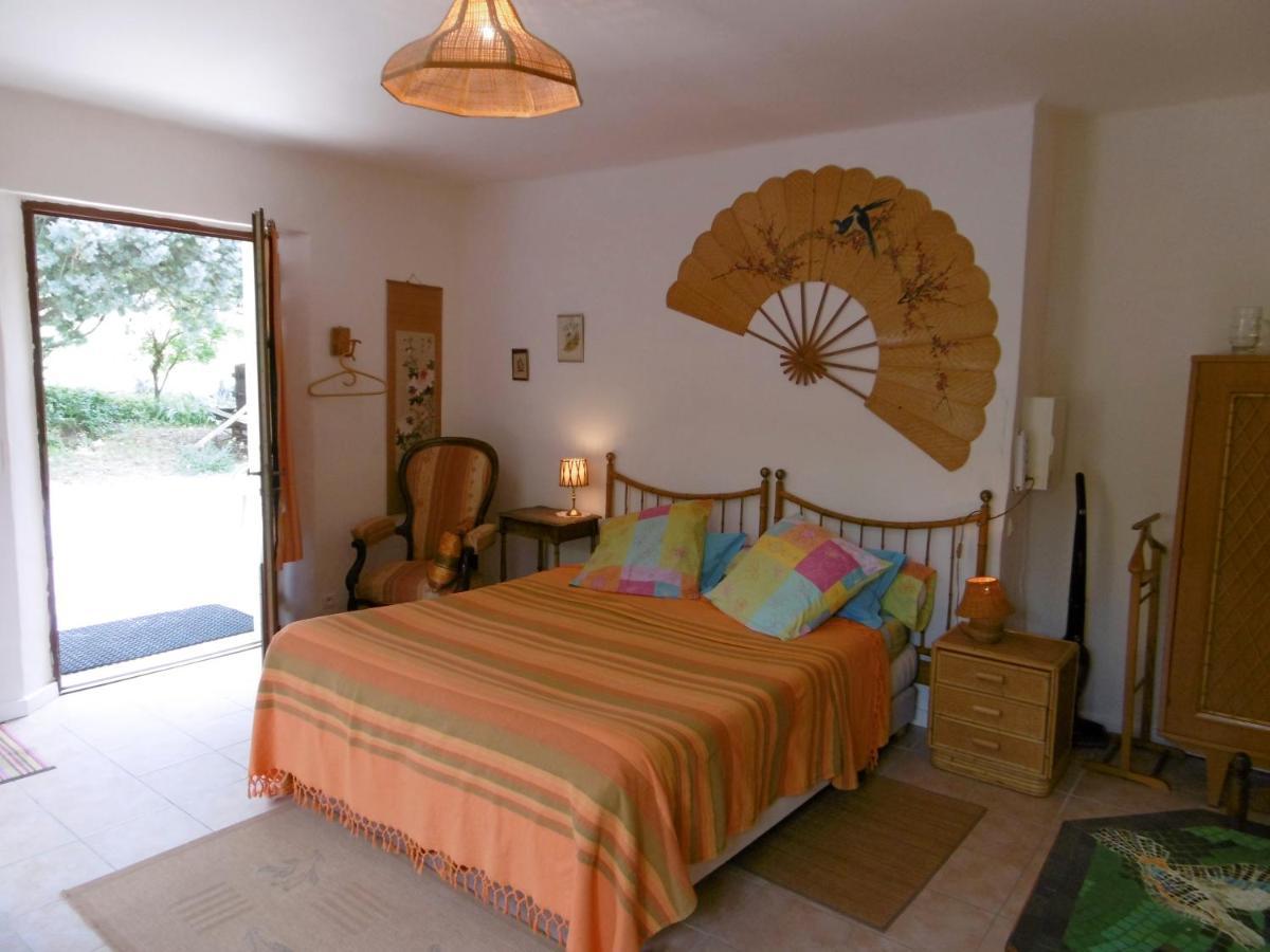 Le Val Leron Bed & Breakfast Valaurie Exterior photo